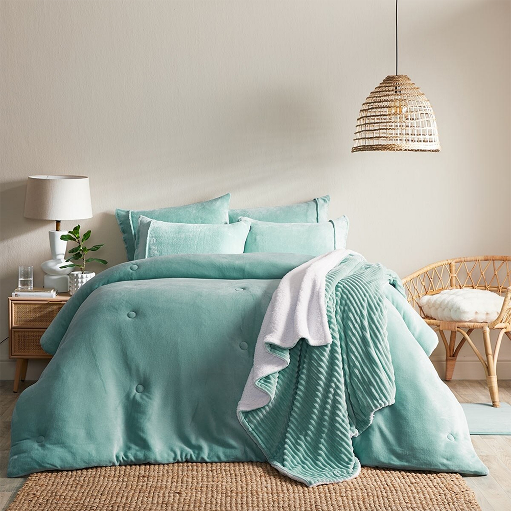 Lalisa Solid Plush Winter Warmth Comforter set