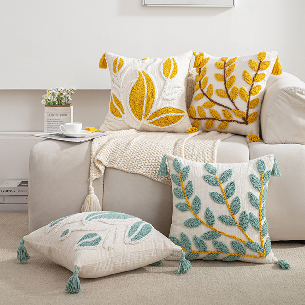 Pinong leaf embroidery cushion decor pillow na may tassel